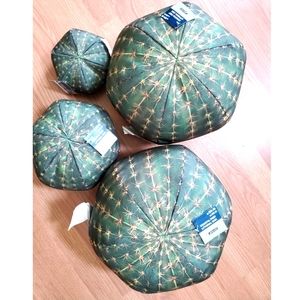 NWT Round Cactus Pillows - Set of 4